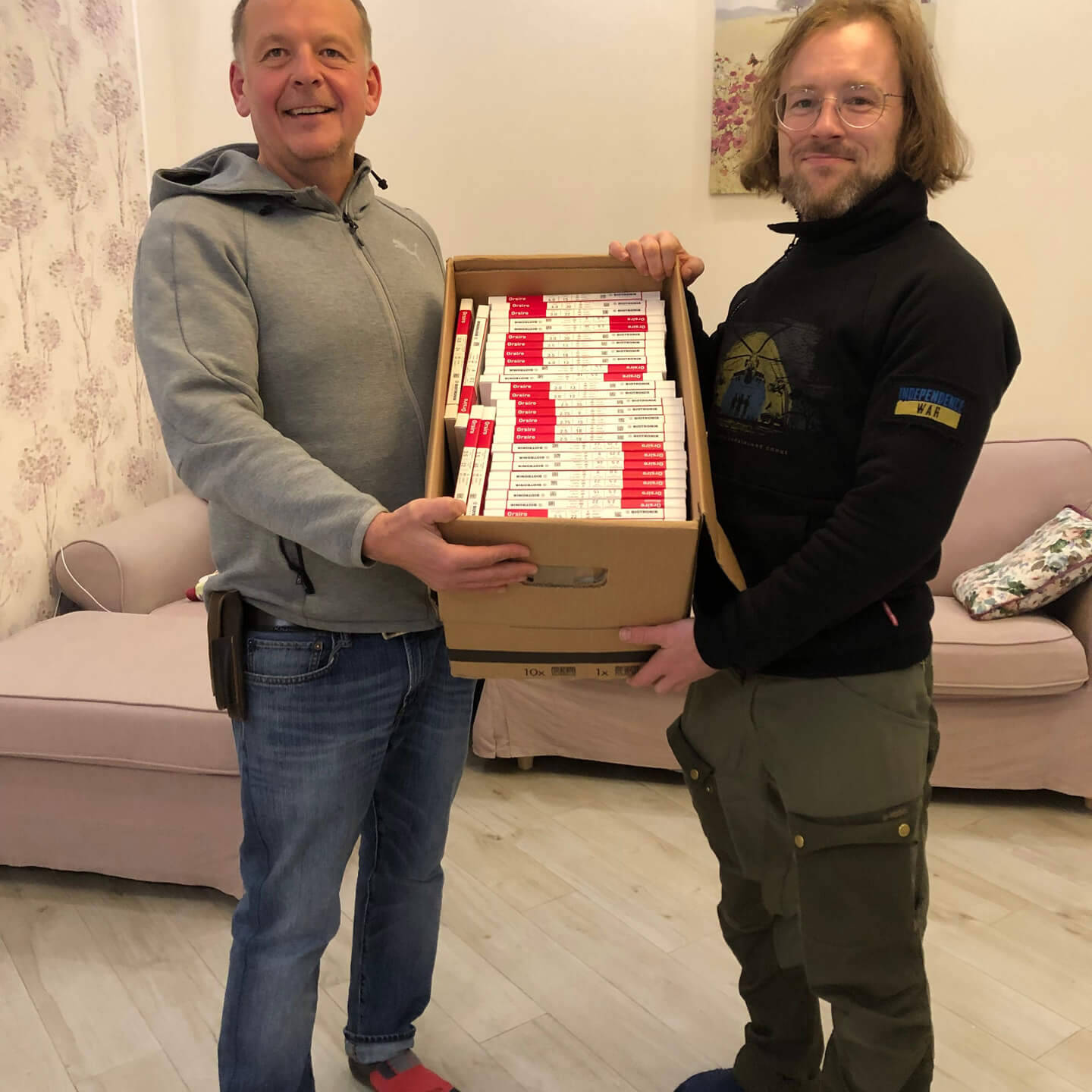 Eräällä matkallamme toimitimme arvokkaita erikoisvarusteita Kiovaan yhteistyössä Ukrainalaisten yhdistys Suomessa ry:n kanssa